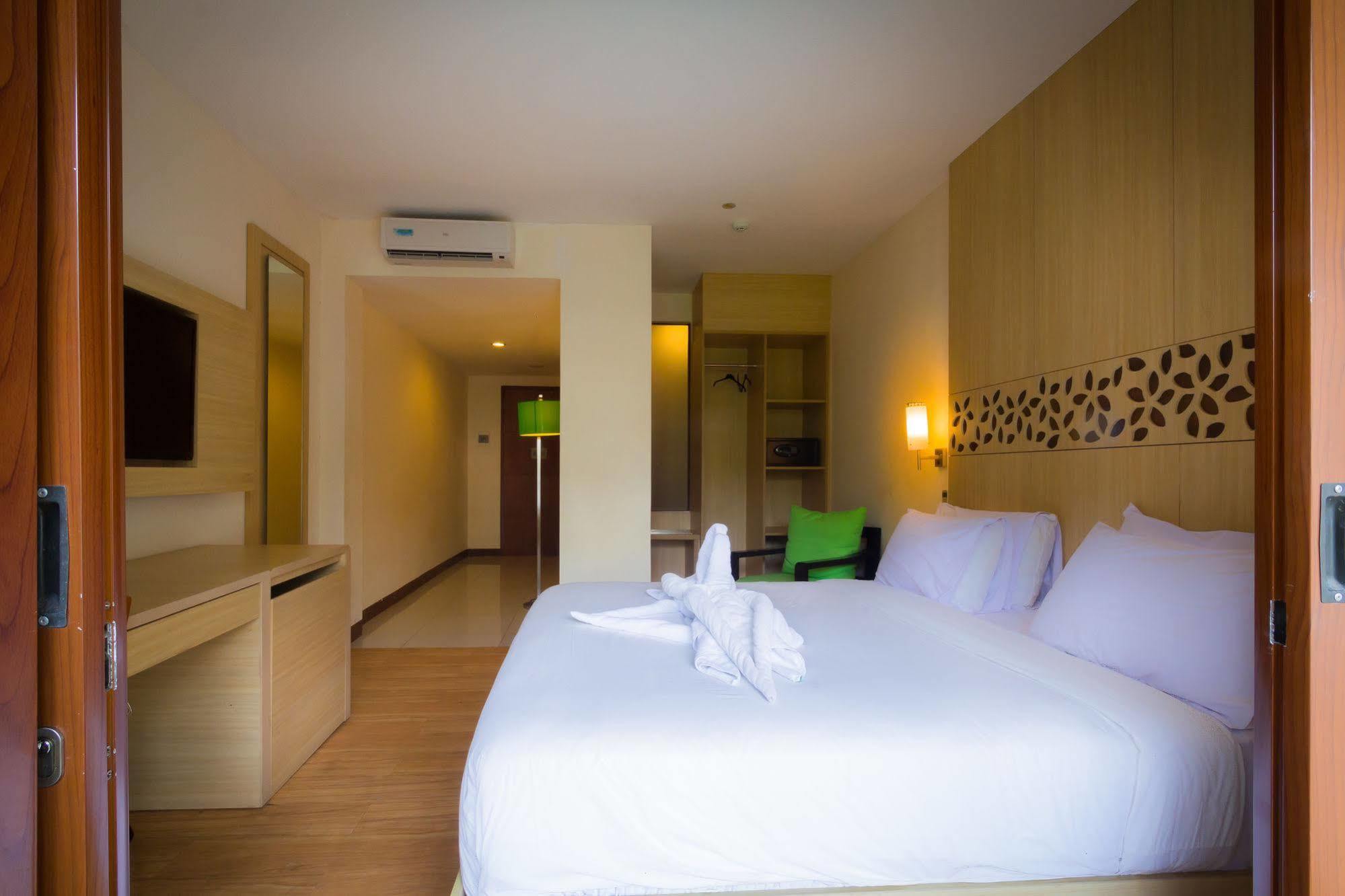 Vihan Suites Bali Kuta Lombok Exterior foto